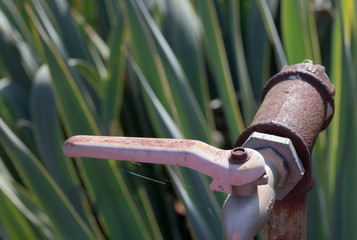 alter Wasserhahn