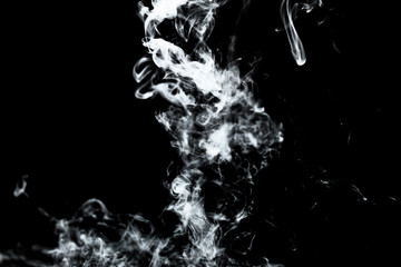 Obraz premium Dry ice smoke Floating in the air, black background