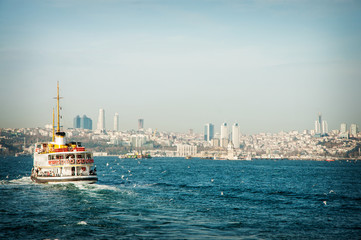 Fototapeta premium cruise ship in istanbul