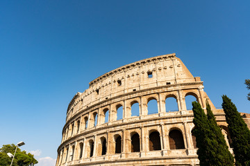 Fototapeta na wymiar photograph of the colosseum in Rome on a beautiful sunny day