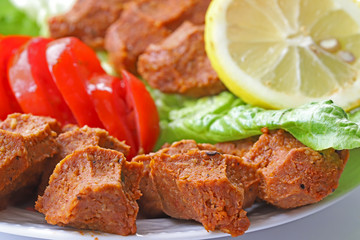 Fracture raw meatballs made with meat and wheat
