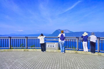 初夏の北海道摩周湖、摩周第一展望台からの景観