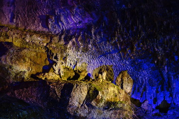 鍾乳洞内部ライトアップ