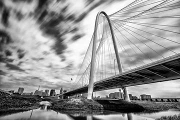Fotobehang Bridge in Black and White © Scottie