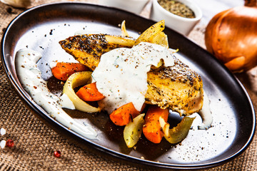 Grilled chicken fillet and vegetables