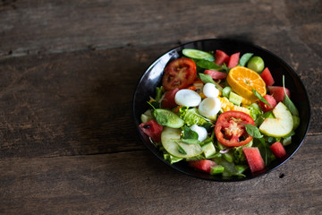 salad with tomatoes and mozzarella