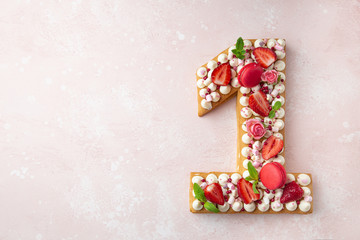 Number  1 naked honey cake for Birthday, pink background,