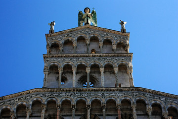 Fototapeta premium Angel with wings at the cathedral in Lucca, Italy