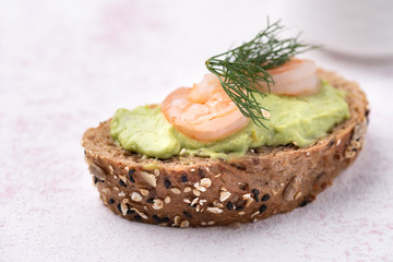 bread wholegrain mashed avocado with shrimp