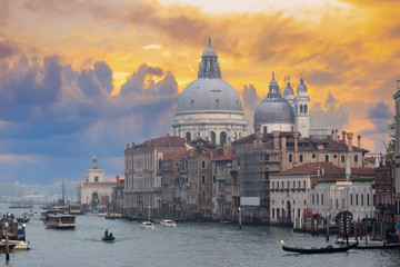 Fototapeta na wymiar dramatic sky above Grand Canal in Venice