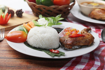 grilled chicken served with vegetables
