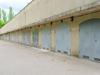 Fototapeta premium A long building with garages