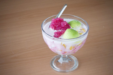 ice mix with a variety of fruits