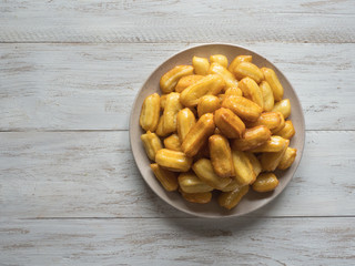 Awama - arabian syrup-soaked fried sponge honey. 