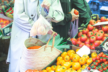 zero waste shopping on farmerts market