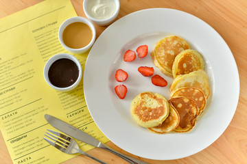 pancakes with strawberry 