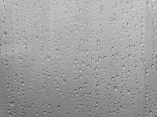 Gotas de água no vidro - Drops of water on the glass