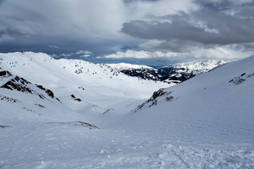 Fototapeta na wymiar Ski resort Mayrhofen. Freeride slope from the mountain