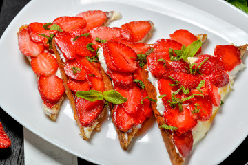 bowl of fresh strawberries