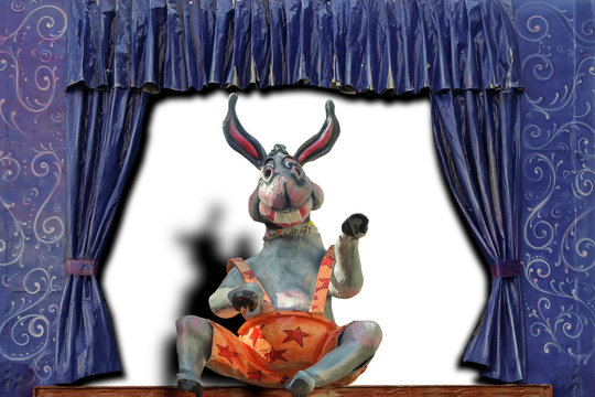 l'asino sul palcoscenico