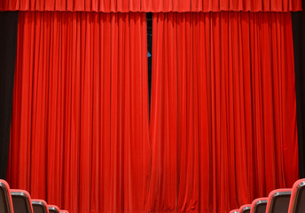 tra pochi minuti,si apre il sipario