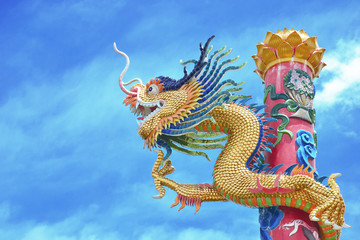 Fototapeta na wymiar dragon statue