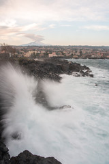 mareggiata e nubi lenticolari 