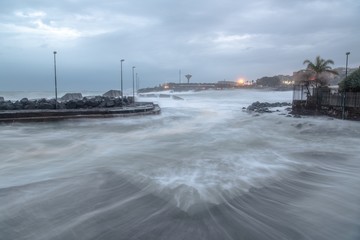 mareggiata sul porto