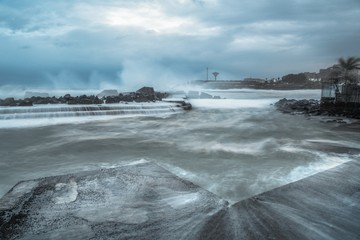 mareggiata sul porto
