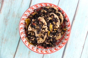 Salade de lotus et d'algues