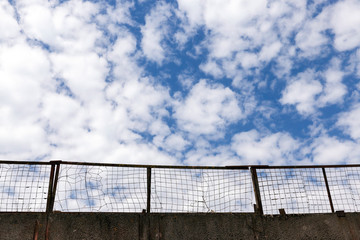 Obraz premium grid sky clouds