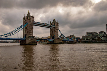 Fototapeta na wymiar London skyline on the river thames and tower bridge