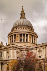 Fototapeta na wymiar London saint paul cathedral with clouds and sky
