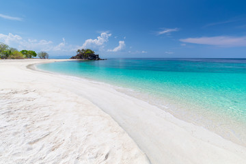 Fototapeta premium Tropical beach paradise and the blue sky at Khai Island in Satun Province , Thailand