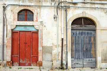 Fototapeta na wymiar Sicilian Ancient door