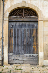 Fototapeta na wymiar Sicilian Ancient door