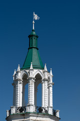 Obraz premium Шатровый шпиль башни Спасо Яковлевского монастыря в Ростове Великом.