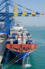 Container vessel