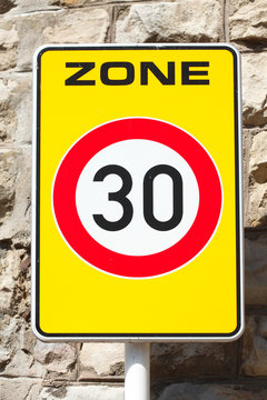Verkehrsschild  Tempo 30-Zone