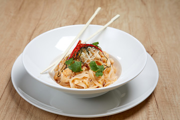 Tagliatelle with shrimps and parsley - Image