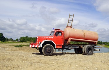 Obraz premium Alter Feuerwehroldtimer