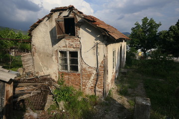 Fototapeta na wymiar Ruine Haus in Bulgarien