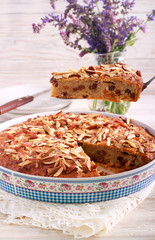 Apple and raisin cake