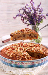 Apple and raisin cake