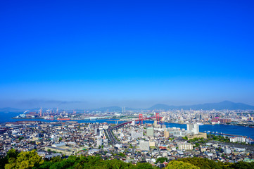 Fototapeta na wymiar 高塔山公園から眺める北九州市の都市風景