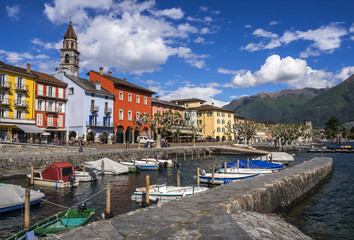 Ascona, Blick auf die Uferpromenade, Tessin, Schweiz
