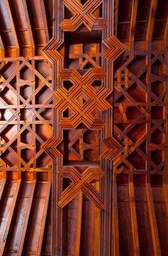 Artesonado mud&eacute;jar de la iglesia de la Luz. Centro Hist&oacute;rico. Campanas de ingenio azucarero de Cuba. Pueblo Santo Domingo de Garaf&iacute;a. Isla La Palma. Pronvincia Santa Cruz. Islas Canarias. Espa&ntilde;a
