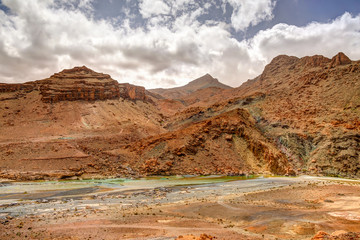 Fototapeta na wymiar Desert scenery around the mid Atlas Mountains in Morocco