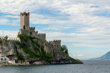 Fototapeta na wymiar Romantic castle in Italy, Malcesine