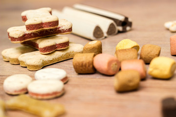 Pet food, snacks for dogs